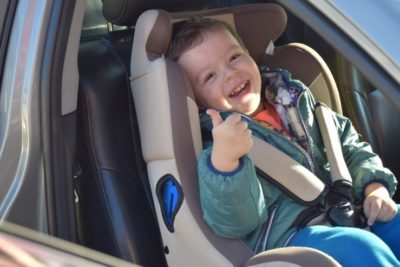 как правильно перевозить детей в легковом автомобиле